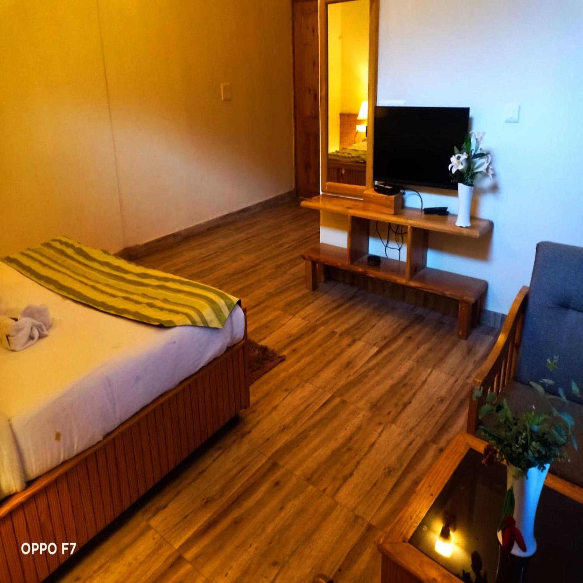 Hotel Jamla Inn Manāli Esterno foto